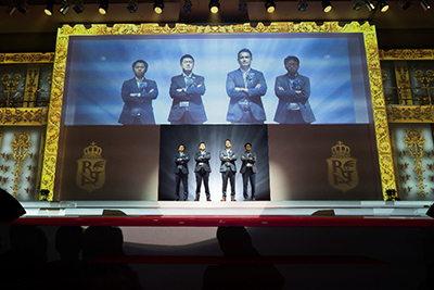 【写真】5年連続受賞者の登場シーン